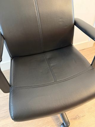 Silla de oficina negra
