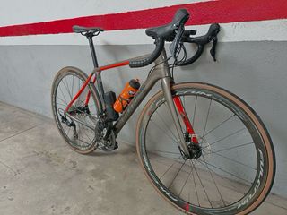 Bicicleta Cannondale Synapse Carbono