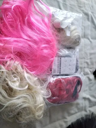 Pelucas y postizos para disfraz