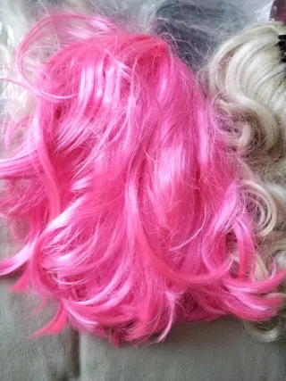 Pelucas y postizos para disfraz