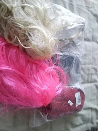 Pelucas y postizos para disfraz