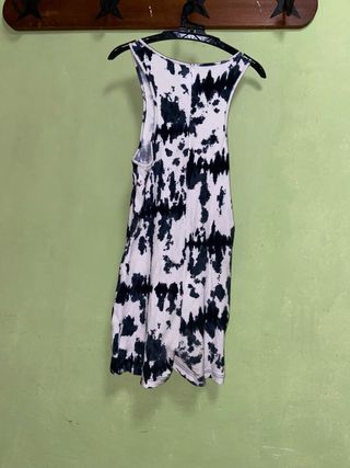 Mono corto estampado blanco y negro