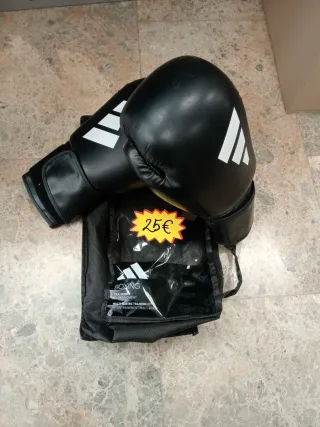 Guantes de boxeo Adidas y bolsa