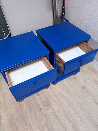 Mesitas de noche de pino pintadas azul