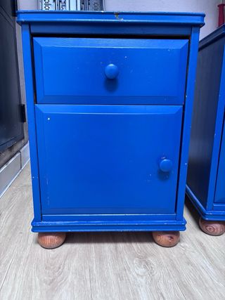 Mesitas de noche de pino pintadas azul