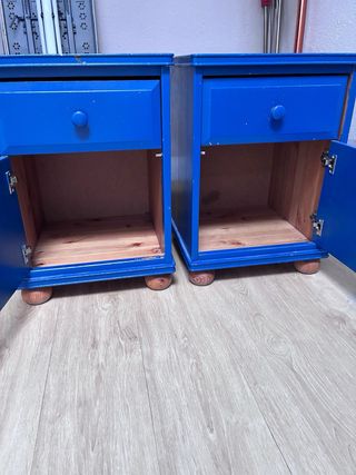 Mesitas de noche de pino pintadas azul