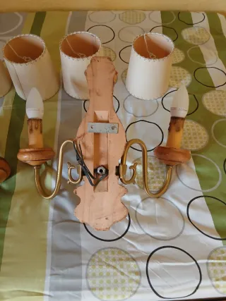 Lámpara de pared madera y latón Preciosas y bonita