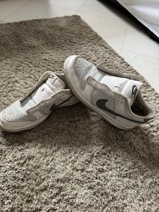 Nike Dunk Gris y Blanco