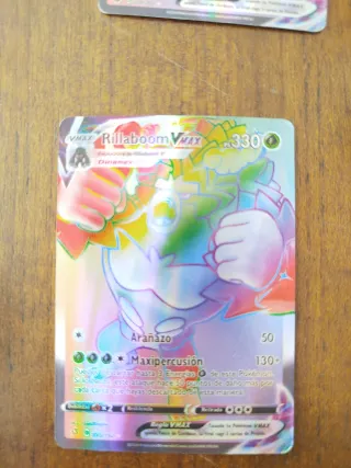 Cartas Pokémon VMAX Arcoíris
