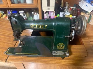 Máquina de coser Refrey 306 + Mueble