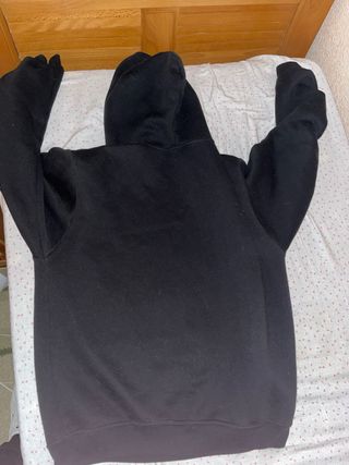 Sudadera Adidas Negra con Detalles Naranja