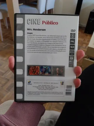 DVD Mrs. Henderson Presenta
