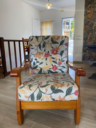 Sofá y sillón de madera