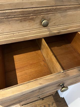 Cajonera de madera antigua