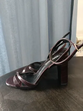 Sandalias Mango tacón burdeos