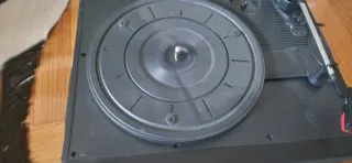 Tocadiscos by one negro y plateado