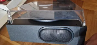 Tocadiscos by one negro y plateado