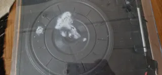 Tocadiscos by one negro y plateado