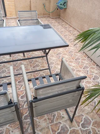 Mesa 150x90 y 4 Sillas de Jardín o terraza