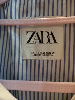 Gabardina Zara cruda como nueva.