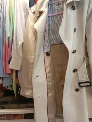 Gabardina Zara cruda como nueva.