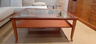 Mesa de centro de madera y cristal