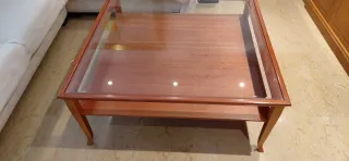 Mesa de centro de madera y cristal