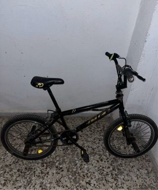 Bicicleta BMX Avigo Negra