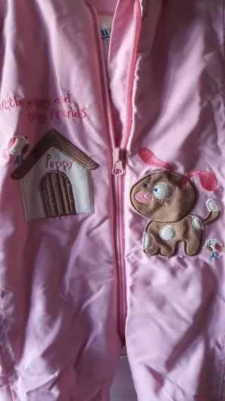 Mono rosa 6-12 meses con patucos y manoplas