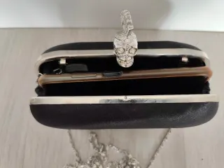 Bolso de fiesta negro y plateado