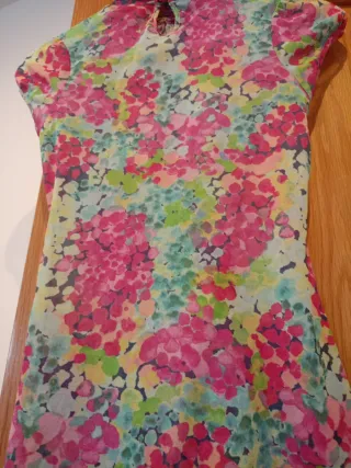 Blusa floral abstracta manga corta