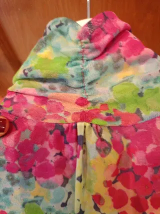 Blusa floral abstracta manga corta