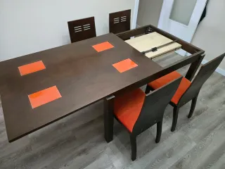 Mesa y 4 Sillas Comedor