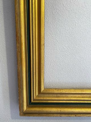 Marco de madera dorado