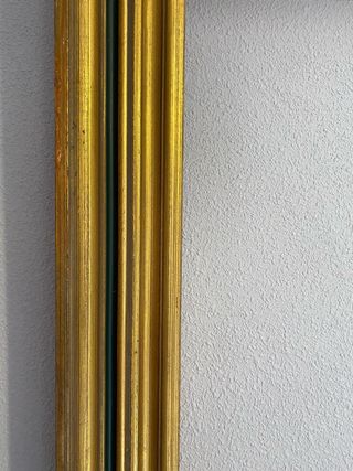 Marco de madera dorado