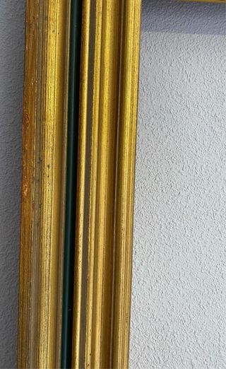 Marco de madera dorado