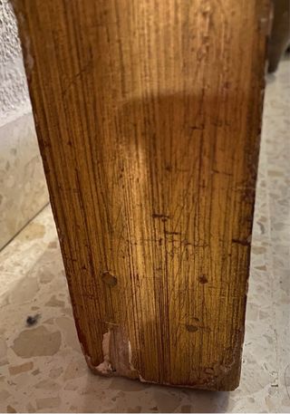 Marco de madera dorado