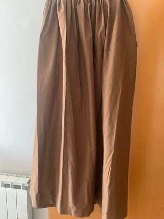 Falda marrón talla única, largo 107 cm