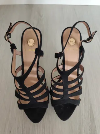 Zapatos de fiesta negros