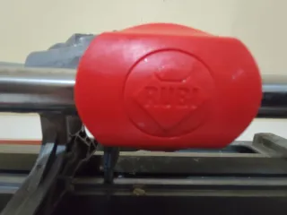 Cortadora de azulejos Rubi