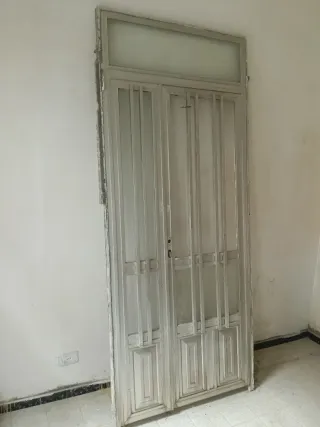 Puerta doble de aluminio