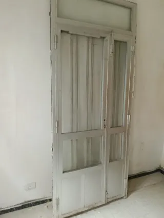 Puerta doble de aluminio