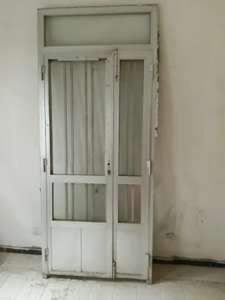 Puerta doble de aluminio