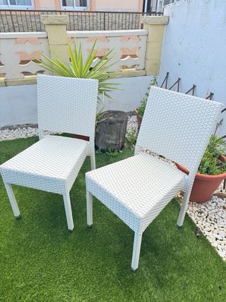 Conjunto de 8 Sillas de Exterior Nunca usadas.