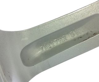 Hyundai 2317246 52910d7210 llanta tucson classic