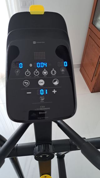 Elíptica DOMYOS 520 (autoalimentada sin cables)