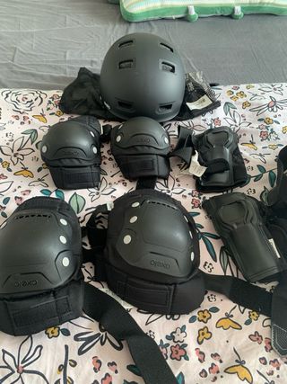 Patines en línea con bolsa casco y protecciones