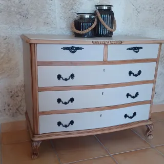 Cómoda antigua restaurada madera