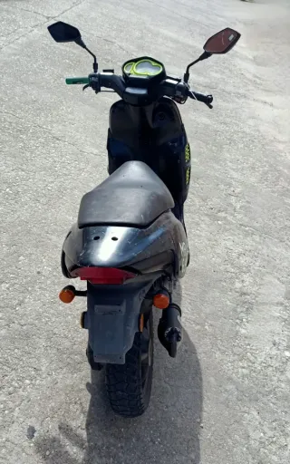 Aprilia Rally 50 Scooter Negro