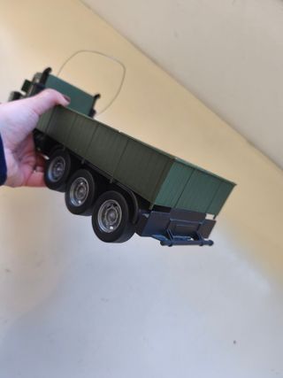 Camión militar teledirigido Army sin mando